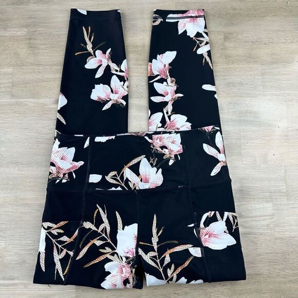 Athleta Salutation Stash Pocket Floral Magnolia Tight - Picture 3 of 8